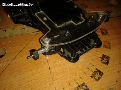 Pose de l hexagone sur le pivot de roue.