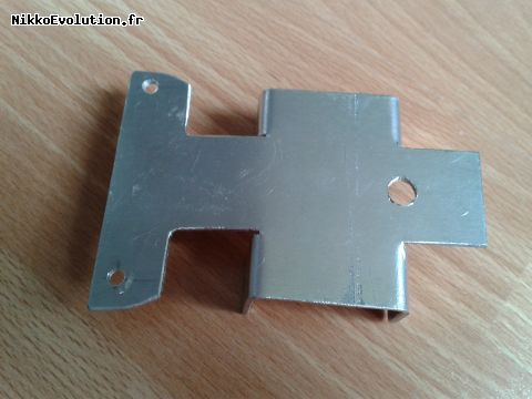 Renfort de châssis avant en aluminium.