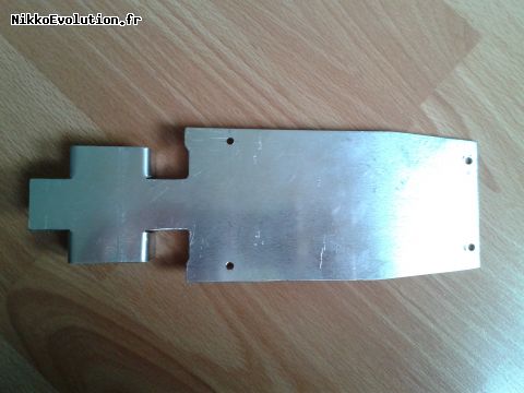 Renfort de châssis arrière et central en aluminium.