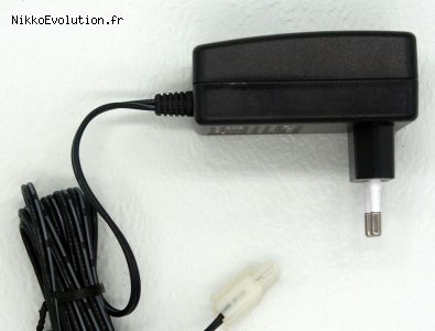  Peugeot 2008 DKR 1/14 Chargeur pour batterie lithium 9.6v  occaz